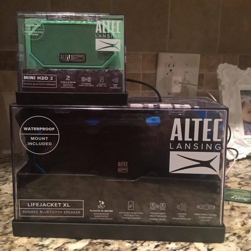 Altec Lansing XL Speaker+FREE MINI H20